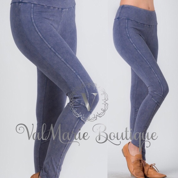 Stretchy Biker Accent Yoga Leggings - Picture 2 of 2